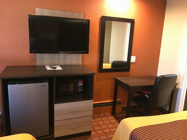 Budget Inn Tonawanda image 14