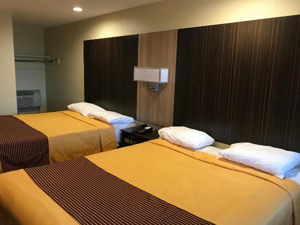 Budget Inn Tonawanda image 16