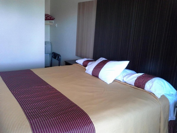 Budget Inn Tonawanda image 20