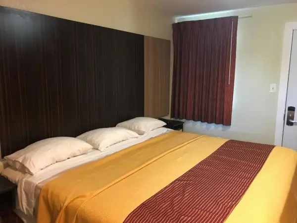 Budget Inn Tonawanda 9